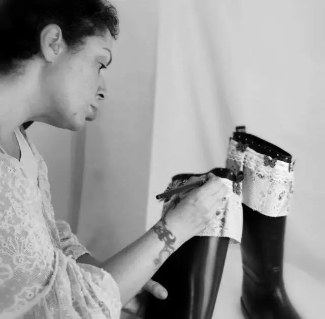 Portrait of Anny Tronco, artist and creator of Home Luxury Leonardo